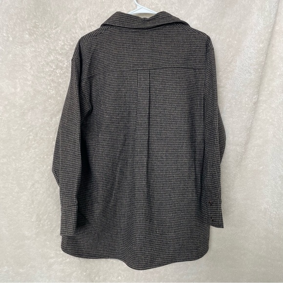 All Row Houndstooth Shacket - Picture 4 of 7